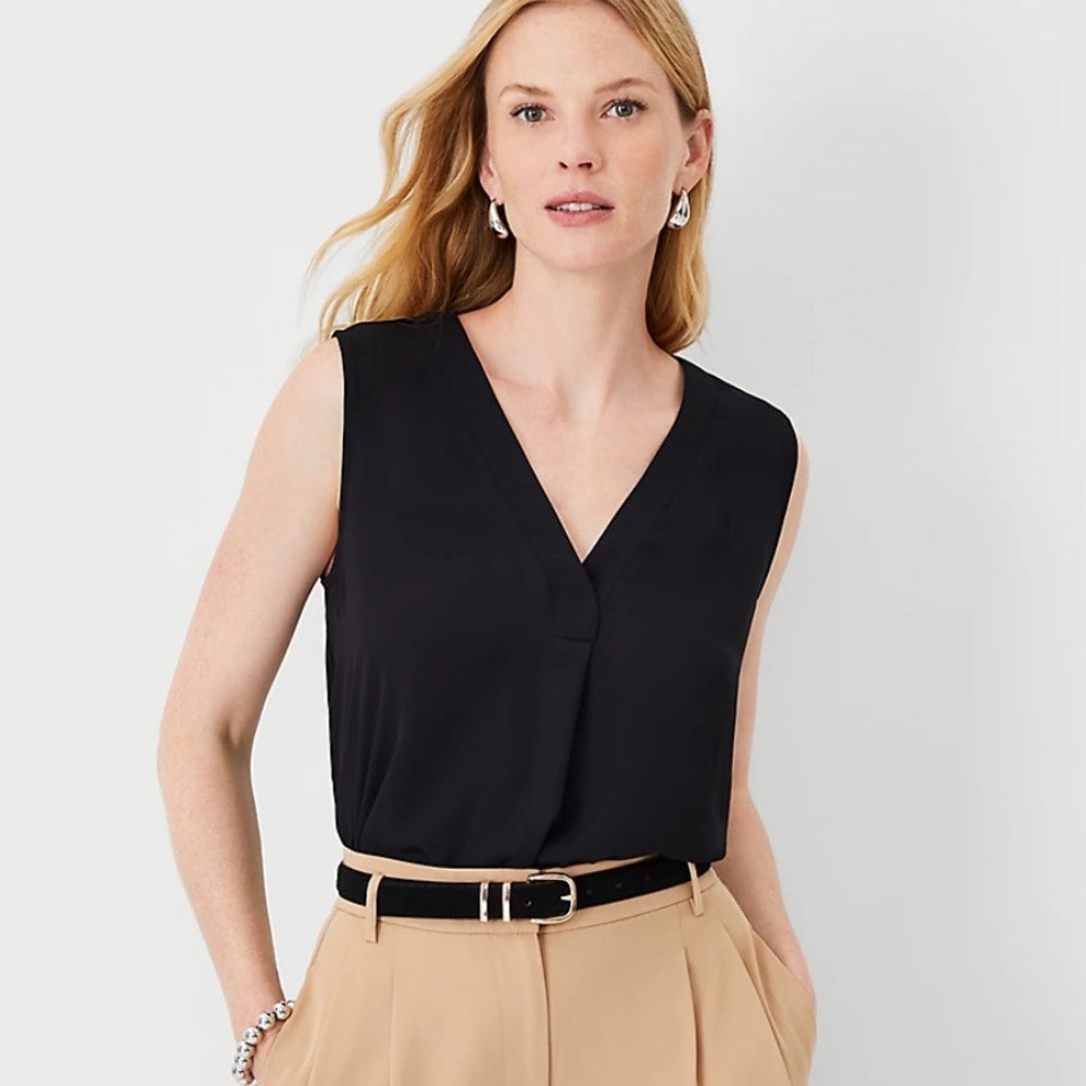 Ann Taylor sleeveless blouse - GREAT CONDITION - Picture 2 of 9